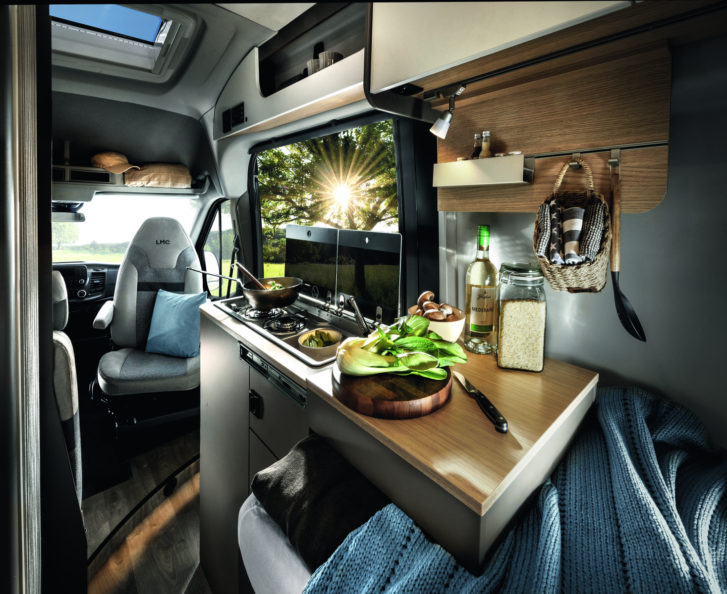 LMC Innovan 592 Kueche Mit Auszug Screen